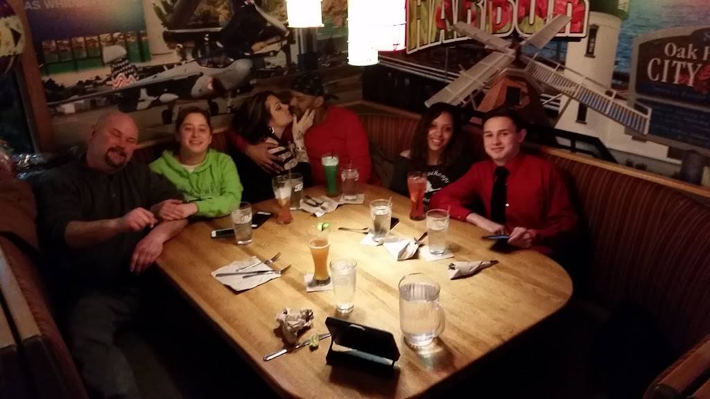 Applebees Grill + Bar | restaurant | 31810 WA-20, Oak Harbor, WA 98277, USA | 3606796100 OR +1 360-679-6100