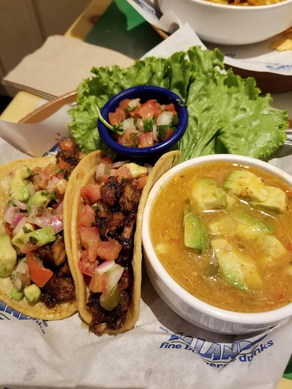 Islands Restaurant Cerritos | restaurant | 12751 Towne Center Dr, Cerritos, CA 90703, USA | 5623568905 OR +1 562-356-8905