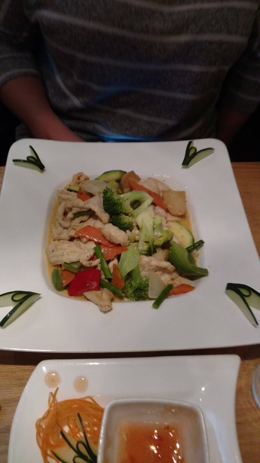 Lemon Tree | restaurant | 520 Simpson Dr, Chester Springs, PA 19425, USA | 6103210888 OR +1 610-321-0888