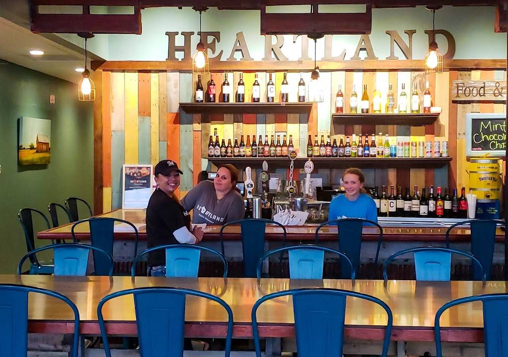 Heartland Pizza Company | restaurant | 2822 Ramada Way, Green Bay, WI 54304, USA | 9204892500 OR +1 920-489-2500