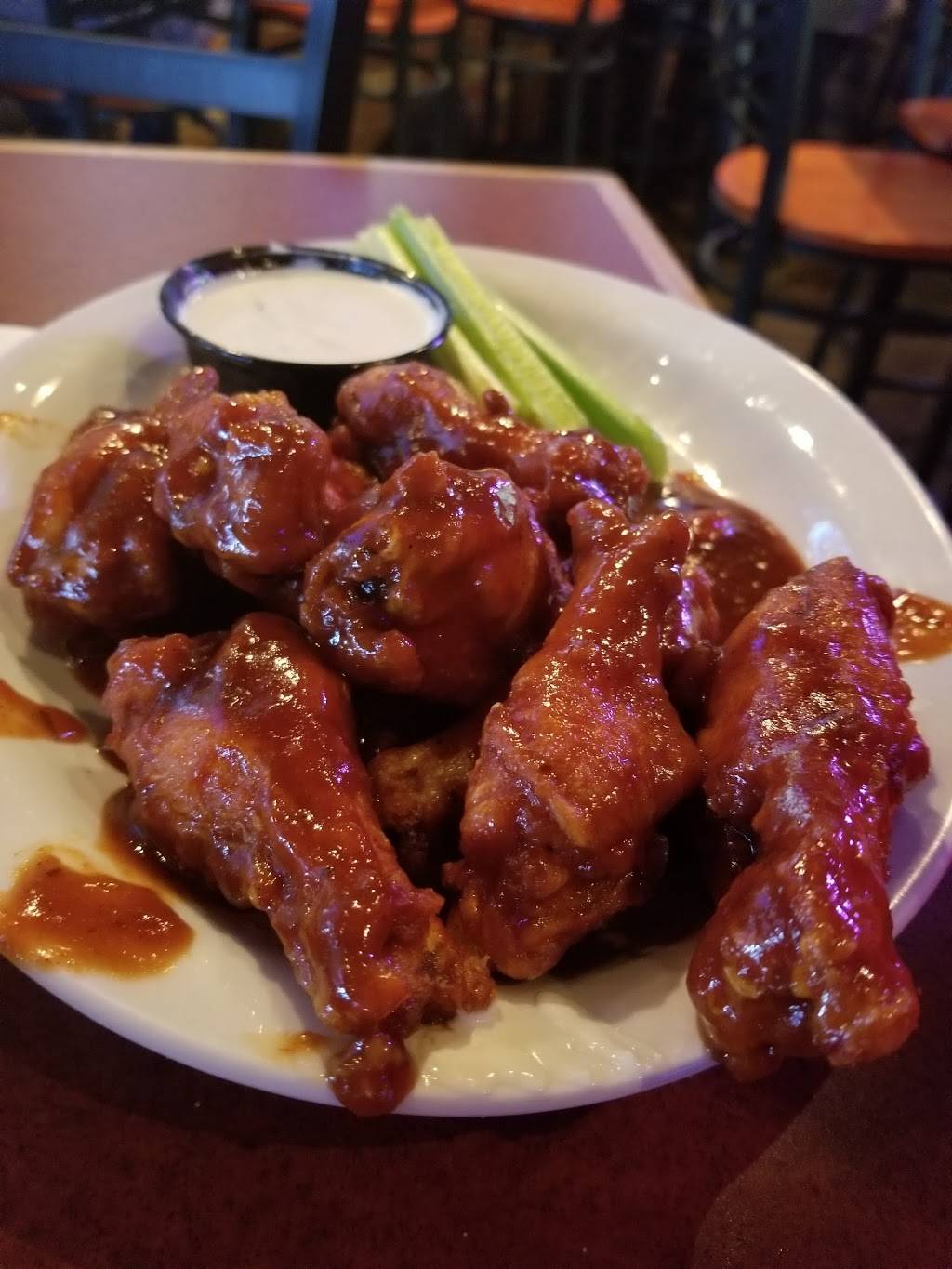 Lucky Lous | restaurant | 23706 S Power Rd, Queen Creek, AZ 85142, USA | 4806683800 OR +1 480-668-3800