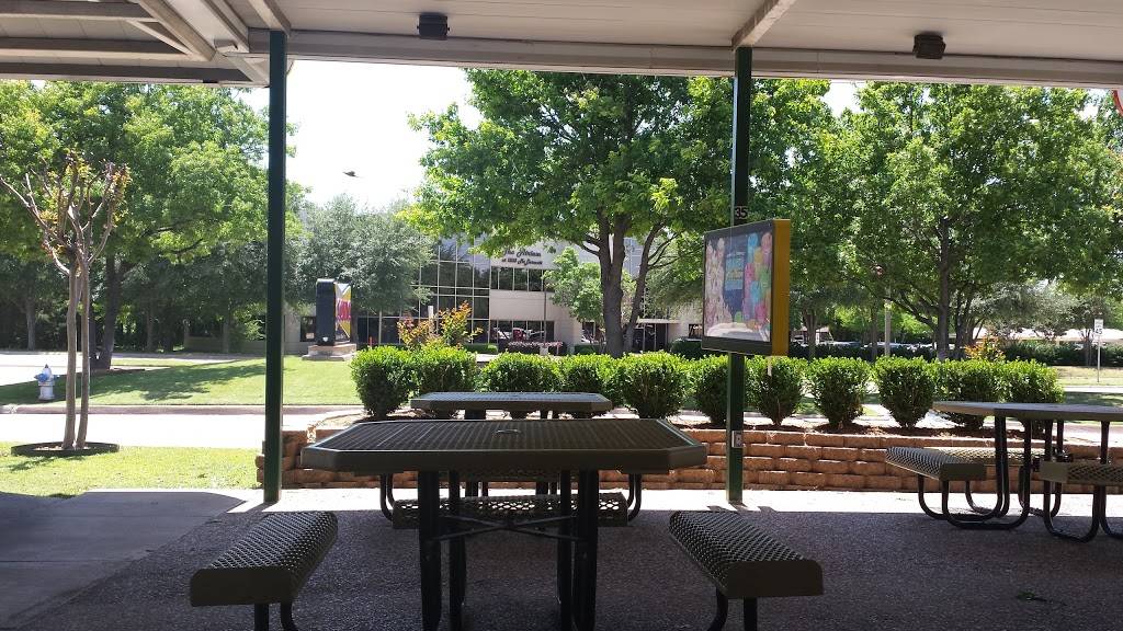 Sonic Drive-In | restaurant | 1310 W McDermott Dr, Allen, TX 75013, USA | 2145470144 OR +1 214-547-0144