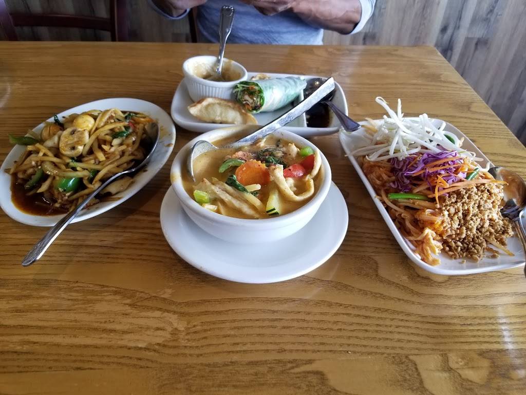 Talay Thai Restaurant | restaurant | 4520 200th St SW #208, Lynnwood, WA 98036, USA | 4256701340 OR +1 425-670-1340