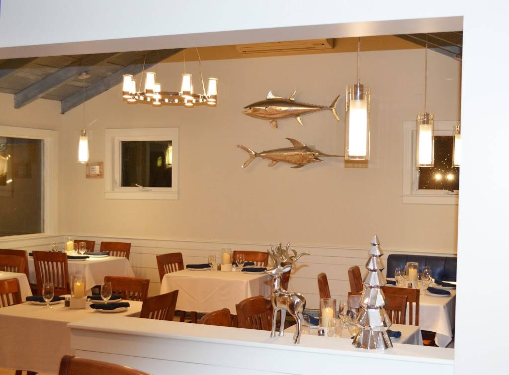 Harborview Restaurant & Bar | restaurant | 235 Ocean St, Hyannis, MA 02601, USA | 7744704731 OR +1 774-470-4731