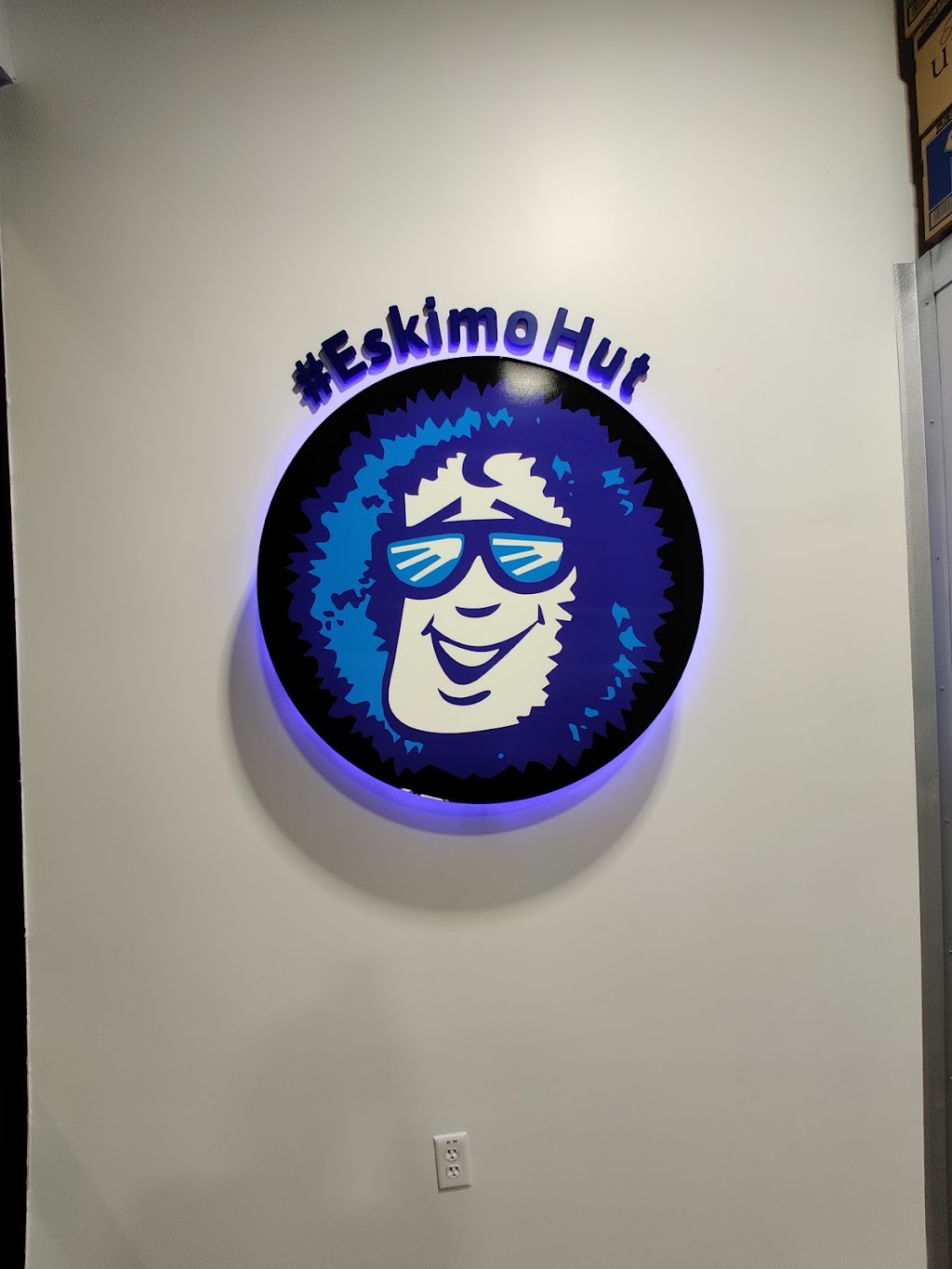 Eskimo Hut - Frozen Daiquiris To-Go | restaurant | 10701 North Fwy Suite C, Houston, TX 77037, USA | 3463529299 OR +1 346-352-9299