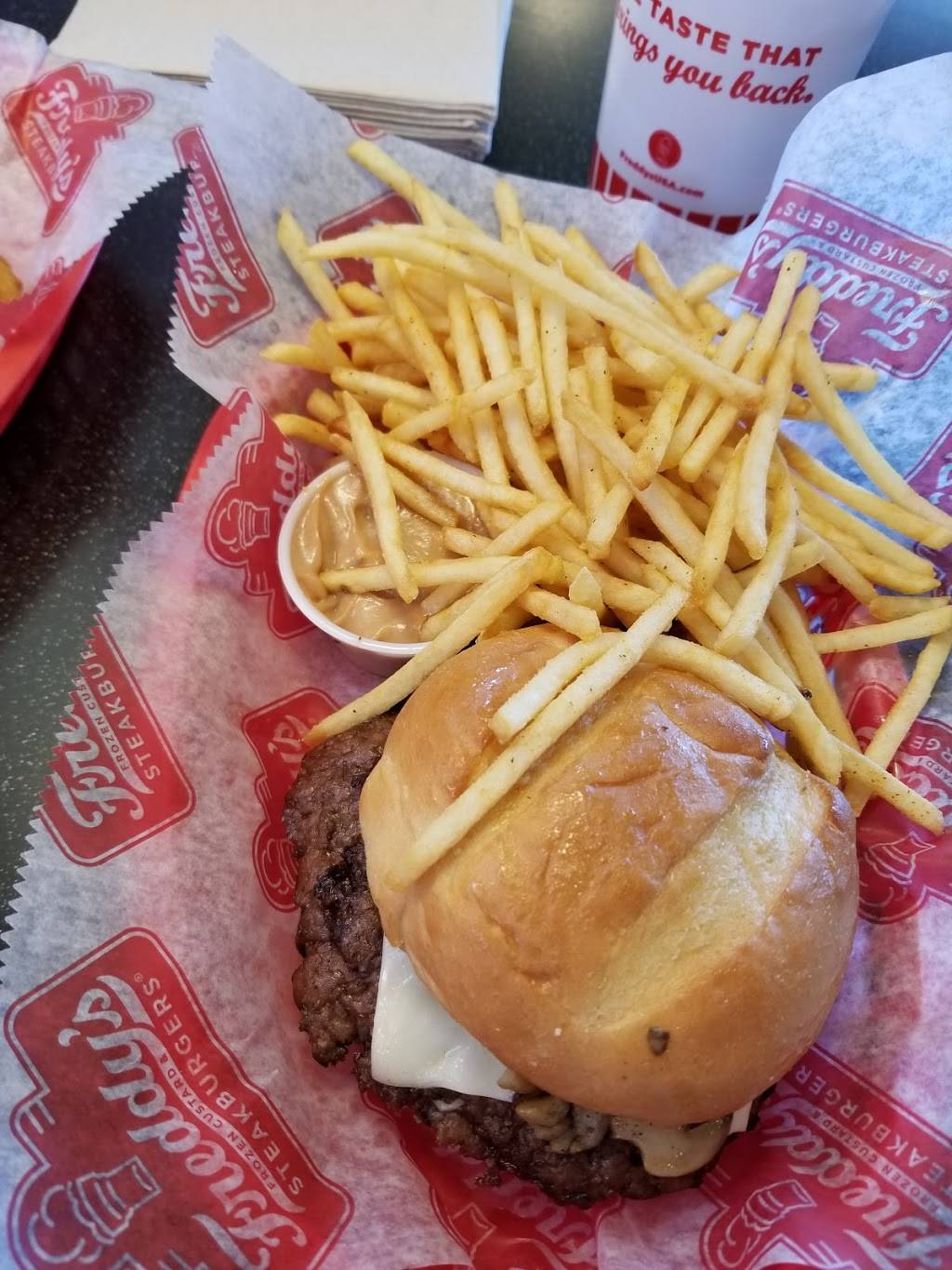 Freddys Frozen Custard & Steakburgers | restaurant | 16076 Pilot Knob Rd, Lakeville, MN 55044, USA | 9524233866 OR +1 952-423-3866