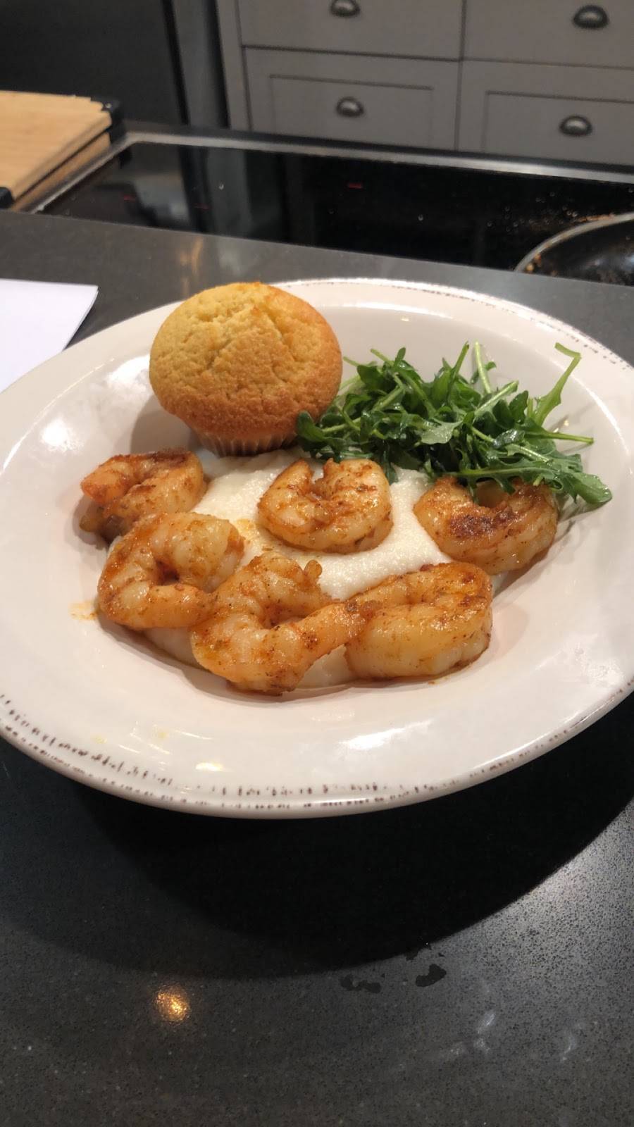 The Chef Next Door | restaurant | 1833 Wyandotte St E, Windsor, ON N8Y 1E5, Canada | 5199152665 OR +1 519-915-2665