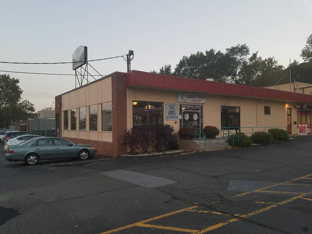 Woodbridge Social | restaurant | 12 Selden St, Woodbridge, CT 06525, USA | 2035539135 OR +1 203-553-9135