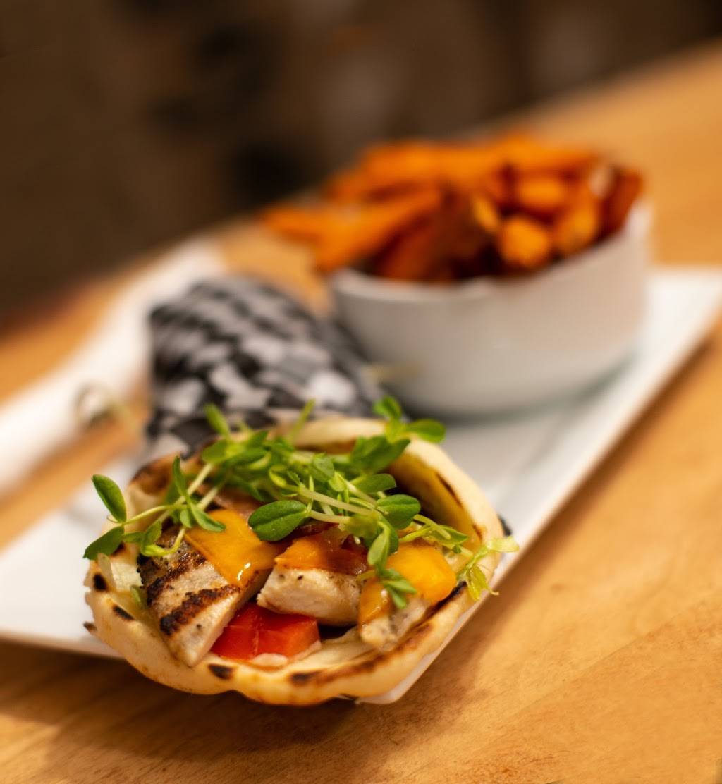 The Jolly Taxpayer Bar & Grill | restaurant | 3050 Woodroffe Ave unit 7-8, Nepean, ON K2J 4K6, Canada | 6138251122 OR +1 613-825-1122