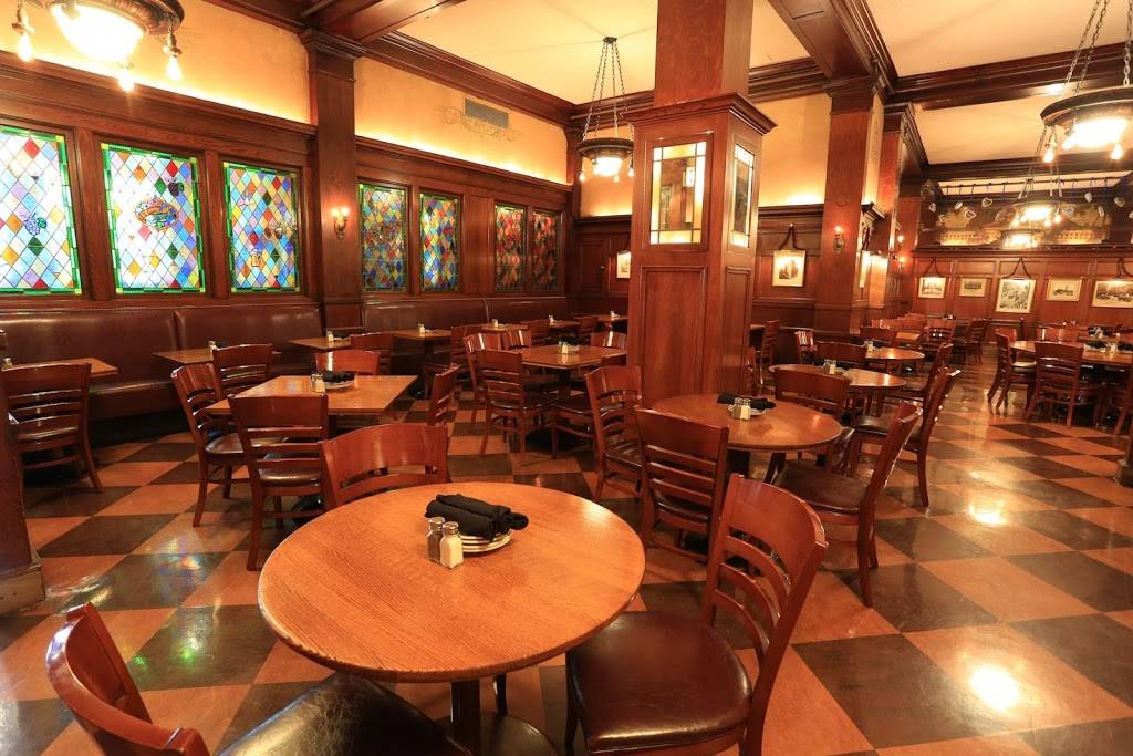 The Berghoff Restaurant | restaurant | 17 W Adams St, Chicago, IL 60603, USA | 3124273170 OR +1 312-427-3170