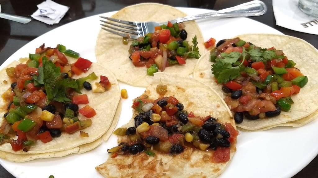 Hy-Vee Market Grille | restaurant | 2115 S MacArthur Blvd, Springfield, IL 62704, USA | 2177261011 OR +1 217-726-1011