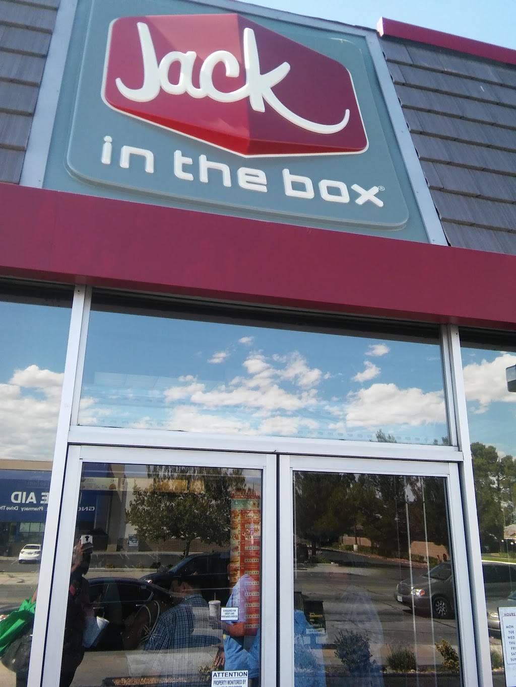 Jack in the Box | restaurant | 14618 7th St, Victorville, CA 92392, USA | 7602437575 OR +1 760-243-7575