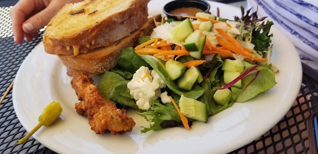 Two Rivers Brewing | restaurant | 542 Northampton St, Easton, PA 18042, USA | 6108291131 OR +1 610-829-1131