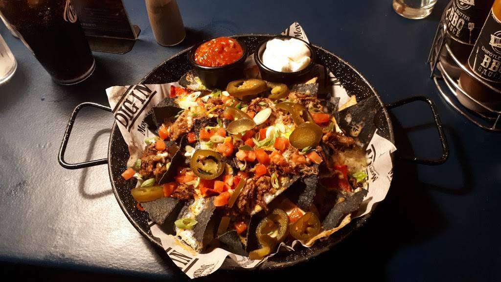 Montanas | restaurant | 40 Pinebush Rd, Cambridge, ON N1R 8K5, Canada | 5196202411 OR +1 519-620-2411