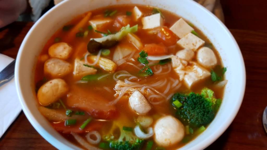 Pho O-sha Thai-Vietnamese Restaurant | restaurant | 356 Arsenal St, Watertown, MA 02472, USA | 6179262222 OR +1 617-926-2222