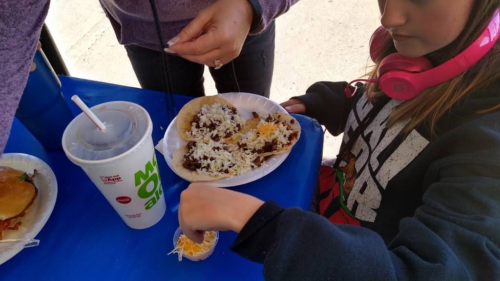 Tacos y Hot Dogs El Manantial | restaurant | 953 E 36th St, Tucson, AZ 85713, USA | 5204294248 OR +1 520-429-4248