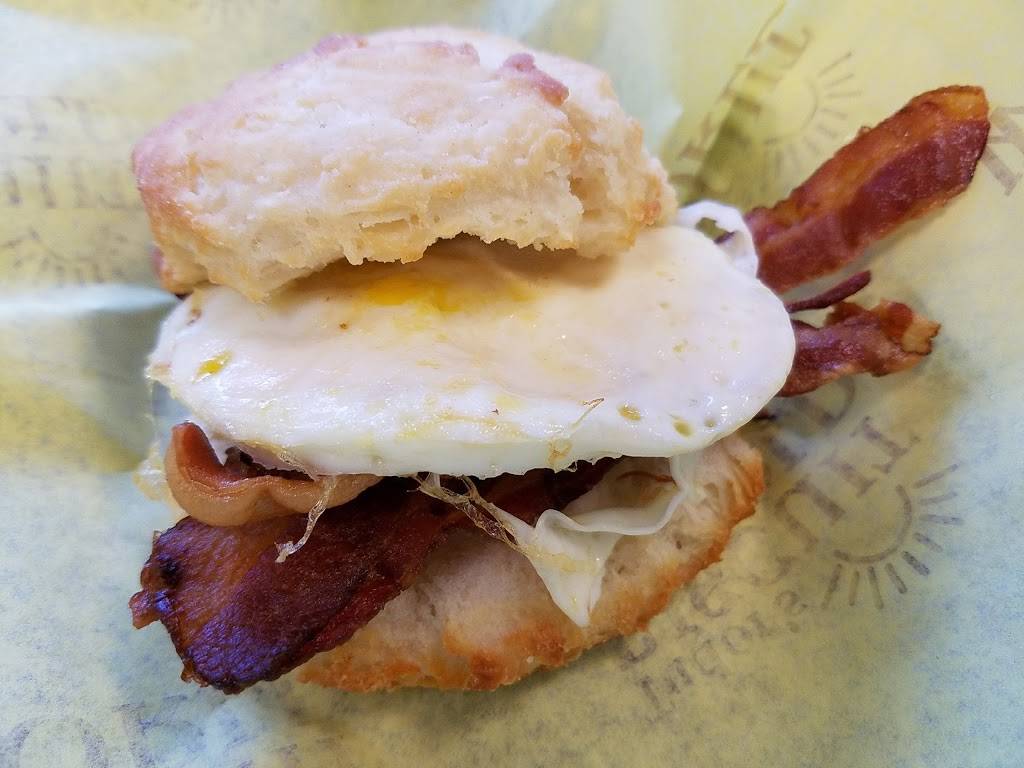 Tudors Biscuit World | restaurant | 1521 Johnson Ave, Bridgeport, WV 26330, USA | 3048429114 OR +1 304-842-9114