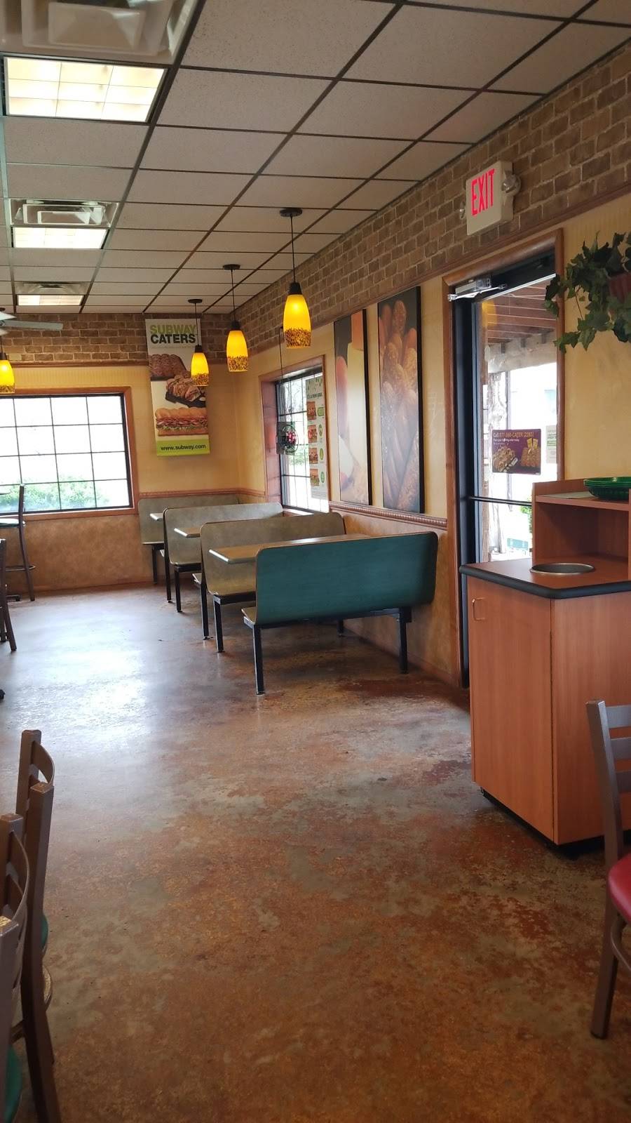 Subway | restaurant | 210 W Main St, Hulbert, OK 74441, USA | 9187723422 OR +1 918-772-3422