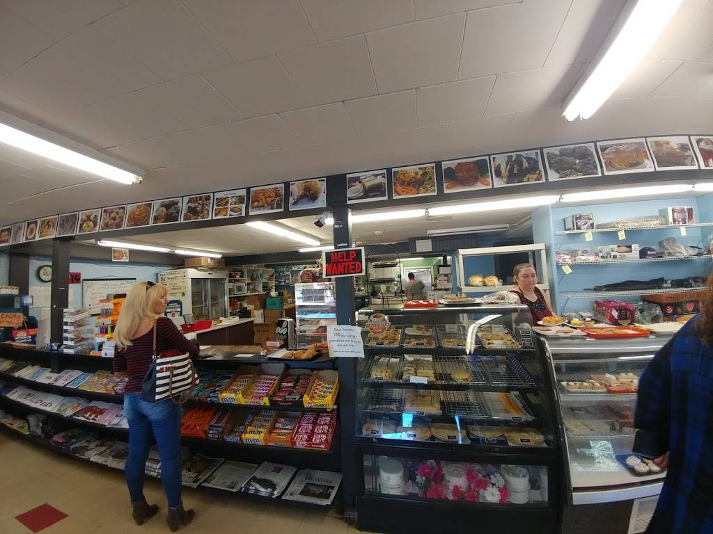 Country Mart | bakery | 3328 Buckhorn Rd, Buckhorn, ON K0L 1J0, Canada | 7056573455 OR +1 705-657-3455