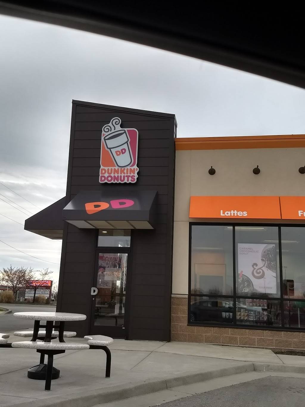 Dunkin | bakery | 1225 NW, MO-7, Blue Springs, MO 64014, USA | 8169443544 OR +1 816-944-3544