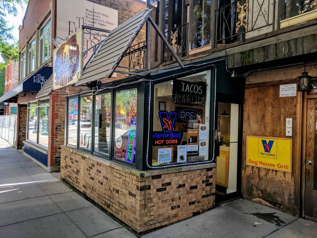 Dog House Grill | restaurant | 1534 N Wells St, Chicago, IL 60610, USA | 3126313737 OR +1 312-631-3737