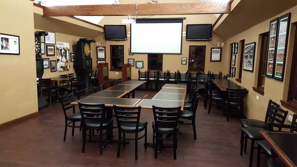 Coachs Club | restaurant | 1200 Main St, Cross Plains, WI 53528, USA | 6084130400 OR +1 608-413-0400