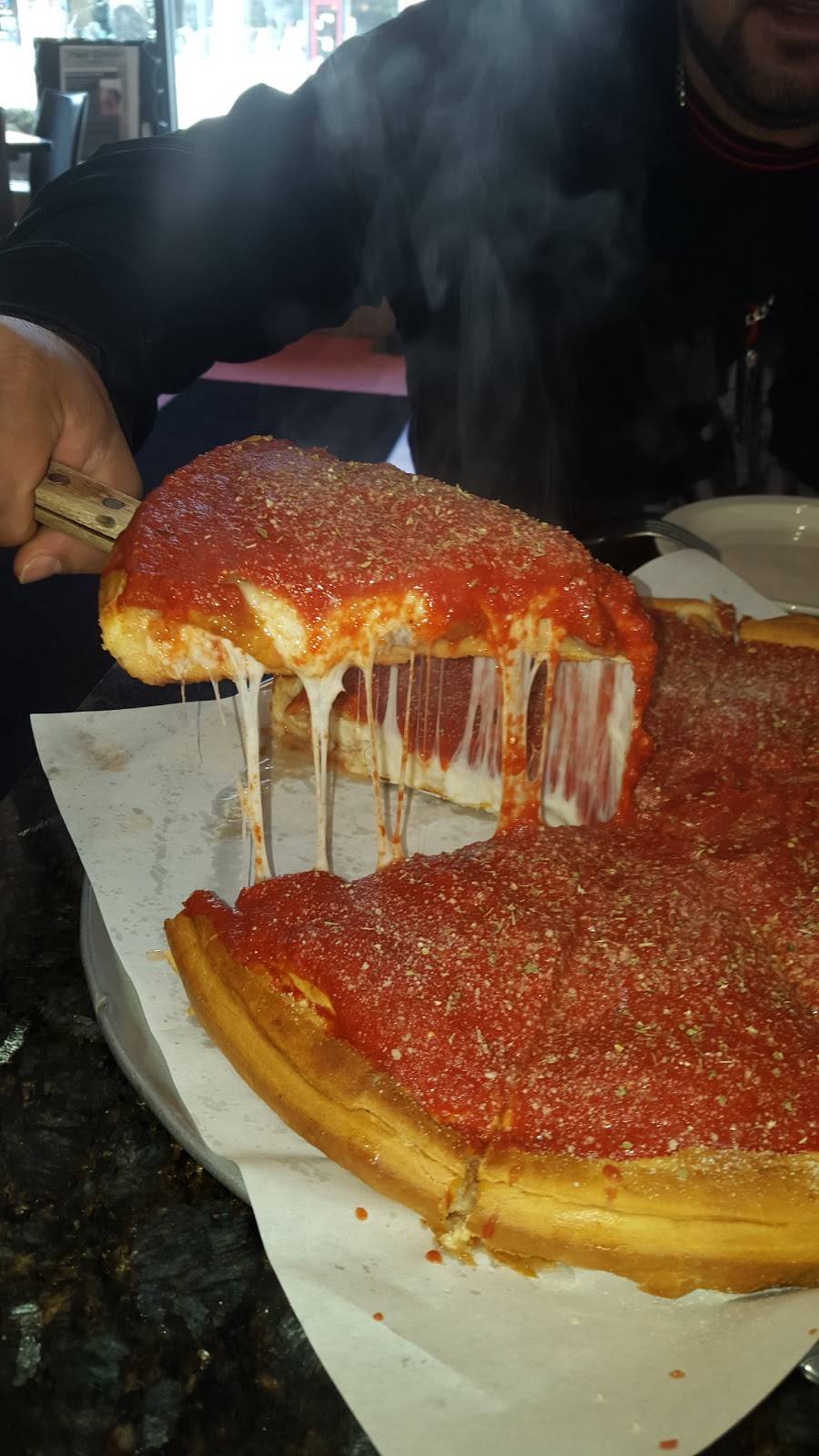 Villa Rosa Pizza Kitchen | restaurant | 5345 W Devon Ave, Chicago, IL 60646, USA | 7737747107 OR +1 773-774-7107