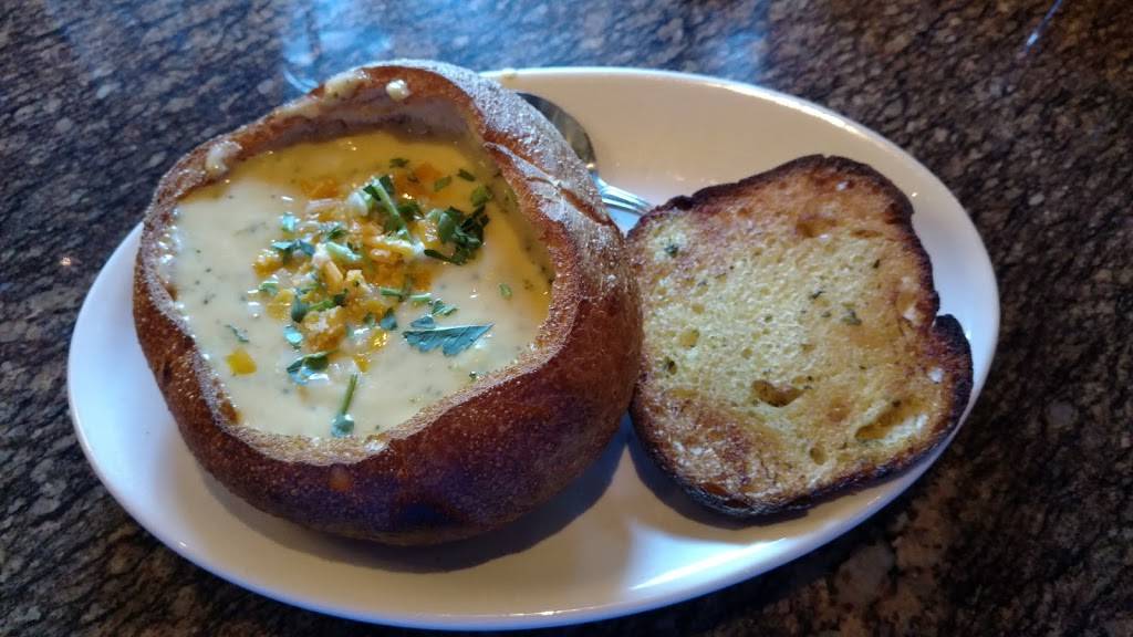 BJs Restaurant & Brewhouse | restaurant | 7960 E Kellogg Dr N, Wichita, KS 67207, USA | 3166870250 OR +1 316-687-0250