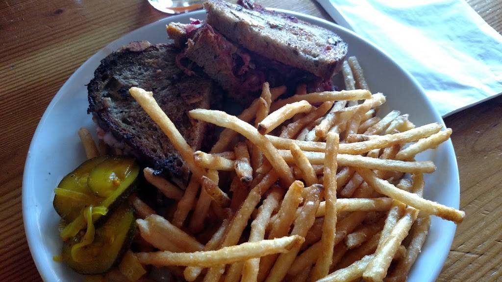 Migration Brewing - Glisan | restaurant | 2828 NE Glisan St, Portland, OR 97232, USA | 5032065221 OR +1 503-206-5221