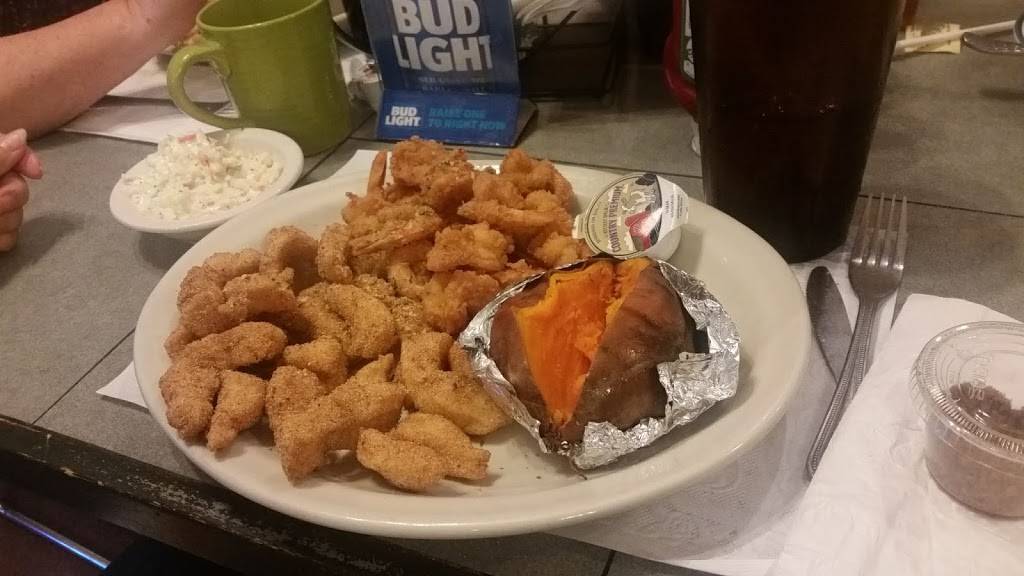 Bass Champions Restaurant & Lodge | restaurant | 25011 Co Rd 314, Salt Springs, FL 32134, USA | 3526850000 OR +1 352-685-0000