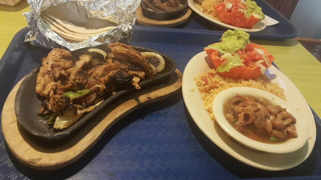 Mama Margies Mexican Restaurant | restaurant | 10927 West, FM471, San Antonio, TX 78253, USA | 2102777090 OR +1 210-277-7090