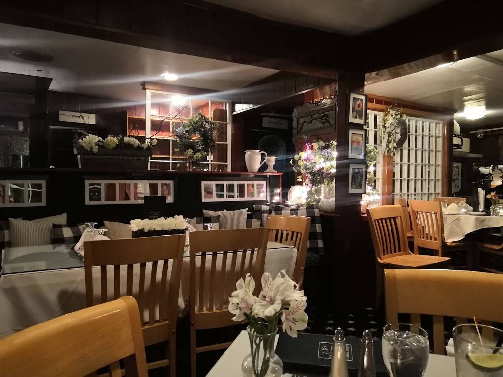 Dolphin Restaurant | restaurant | 3250 Main St, Barnstable, MA 02630, USA | 5083626610 OR +1 508-362-6610