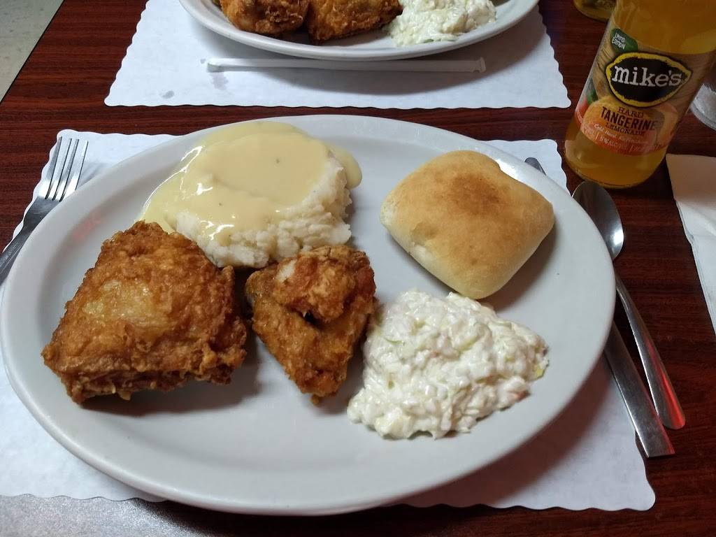 Vs Grill and Pub | restaurant | 311 1st St, Darwin, MN 55324, USA | 3206933333 OR +1 320-693-3333