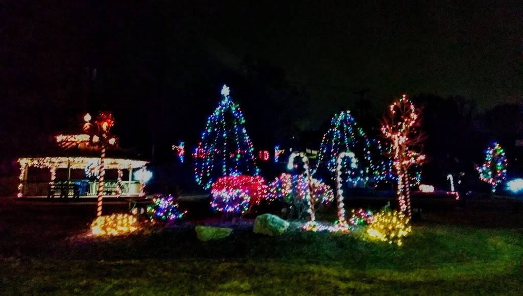 Kross Lounge & Ernies Restaurant | restaurant | 605 N Sterling Ave, Sugar Creek, MO 64054, USA | 8162549494 OR +1 816-254-9494