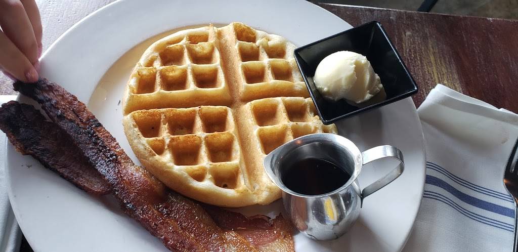 Leroys Southern Kitchen & Bar | restaurant | 201 W Marion Ave, Punta Gorda, FL 33950, USA | 9415052489 OR +1 941-505-2489