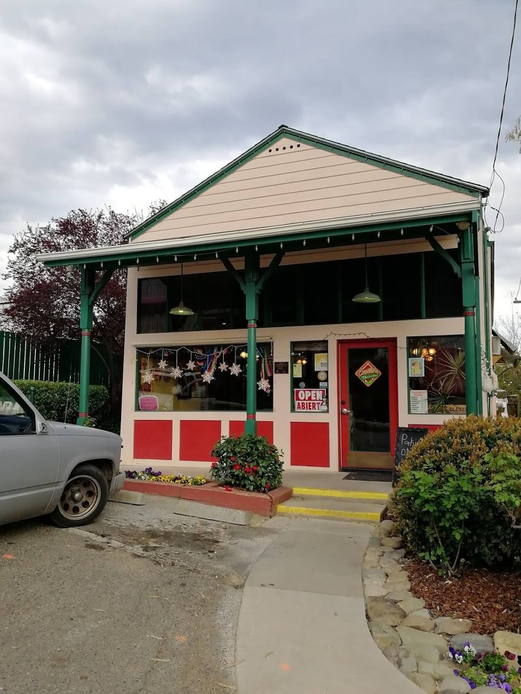 Castillos | restaurant | 4995 5th St, Mariposa, CA 95338, USA | 2097424413 OR +1 209-742-4413