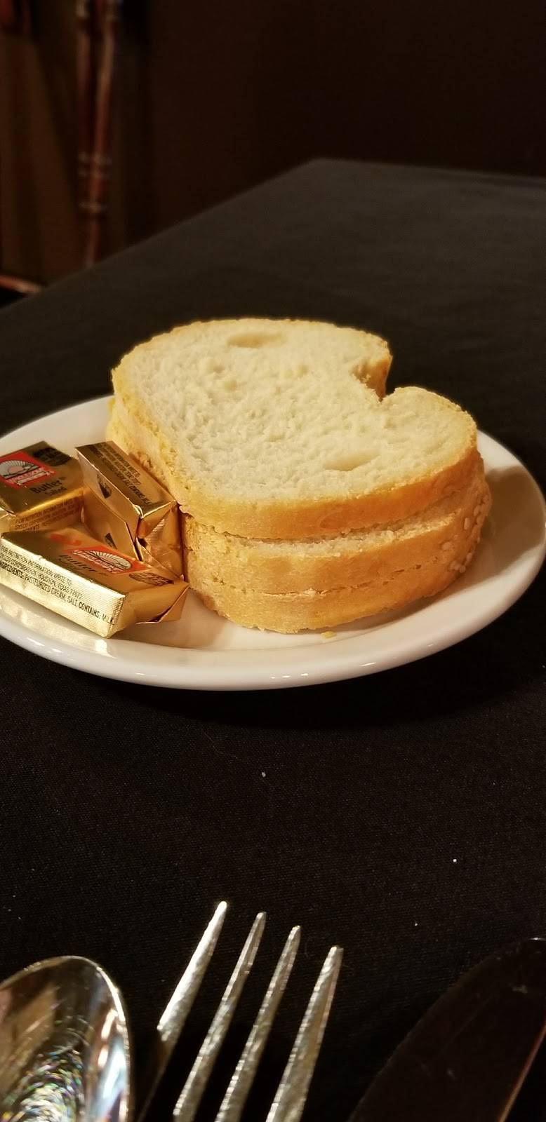 Guarinos Restaurant | restaurant | 12309 Mayfield Rd, Cleveland, OH 44106, USA | 2162313100 OR +1 216-231-3100