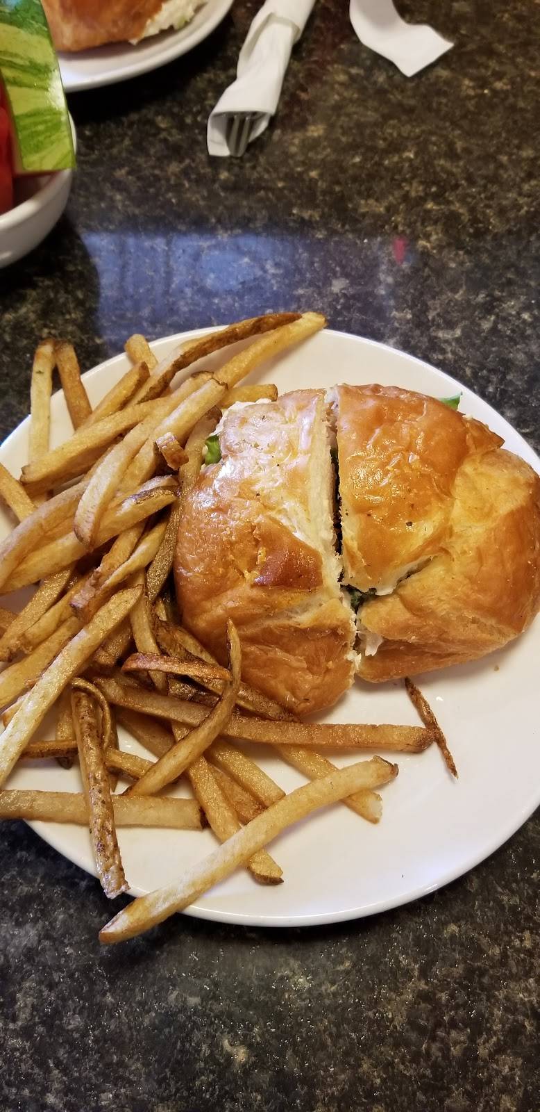 Casseses MVR | restaurant | 410 N Walnut St, Youngstown, OH 44505, USA | 3307467067 OR +1 330-746-7067