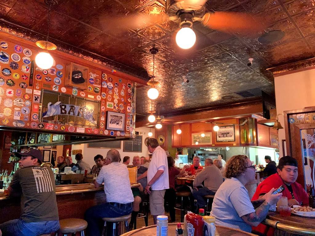 F Street Station | restaurant | 325 F St, Anchorage, AK 99501, USA | 9072725196 OR +1 907-272-5196