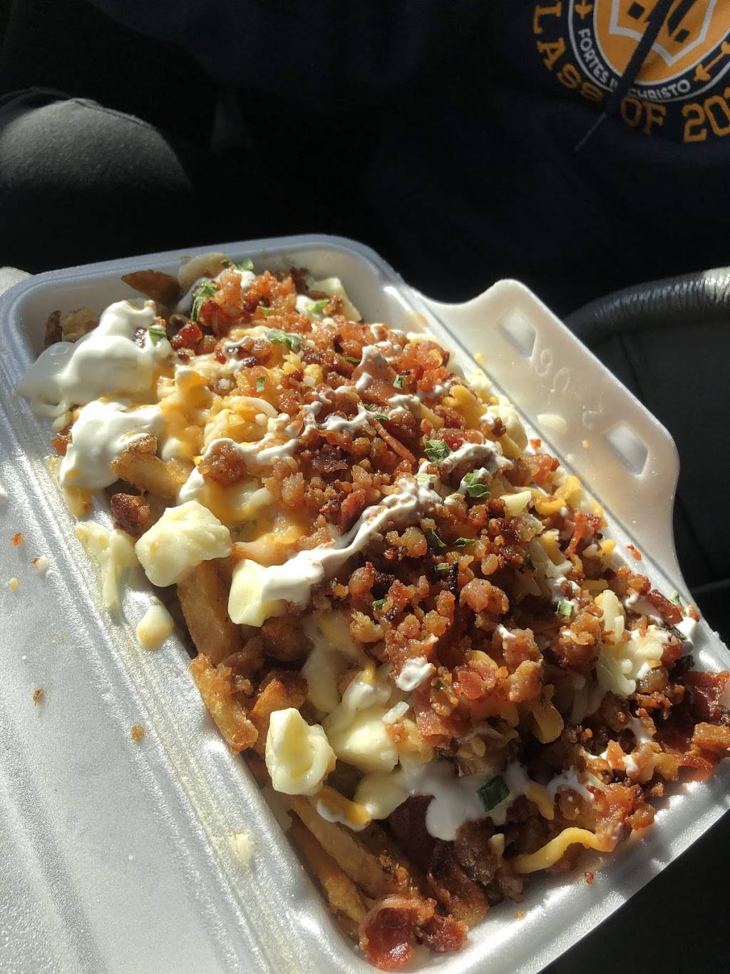 Eighteen 12 Poutinerie | restaurant | 421 Sandwich St S, Amherstburg, ON N9V 3K8, Canada | 5197139598 OR +1 519-713-9598