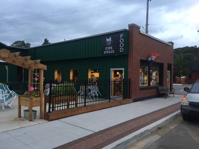 The Cool Cat Ice Cream Bowl | restaurant | 229 S Benzie Blvd, Beulah, MI 49617, USA | 2313834231 OR +1 231-383-4231