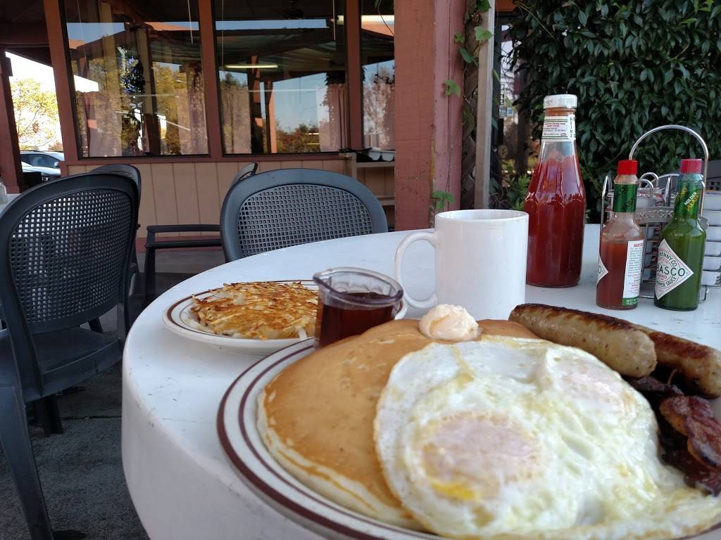 Big Daddys Diner | restaurant | 913 Golf Course Dr, Rohnert Park, CA 94928, USA | 7075852944 OR +1 707-585-2944