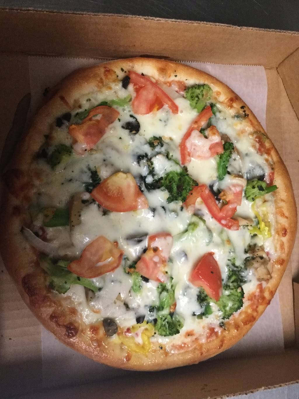 Queens Pizza & Subs | restaurant | 300 Old Virginia Ave, Rich Creek, VA 24147, USA | 5407268322 OR +1 540-726-8322