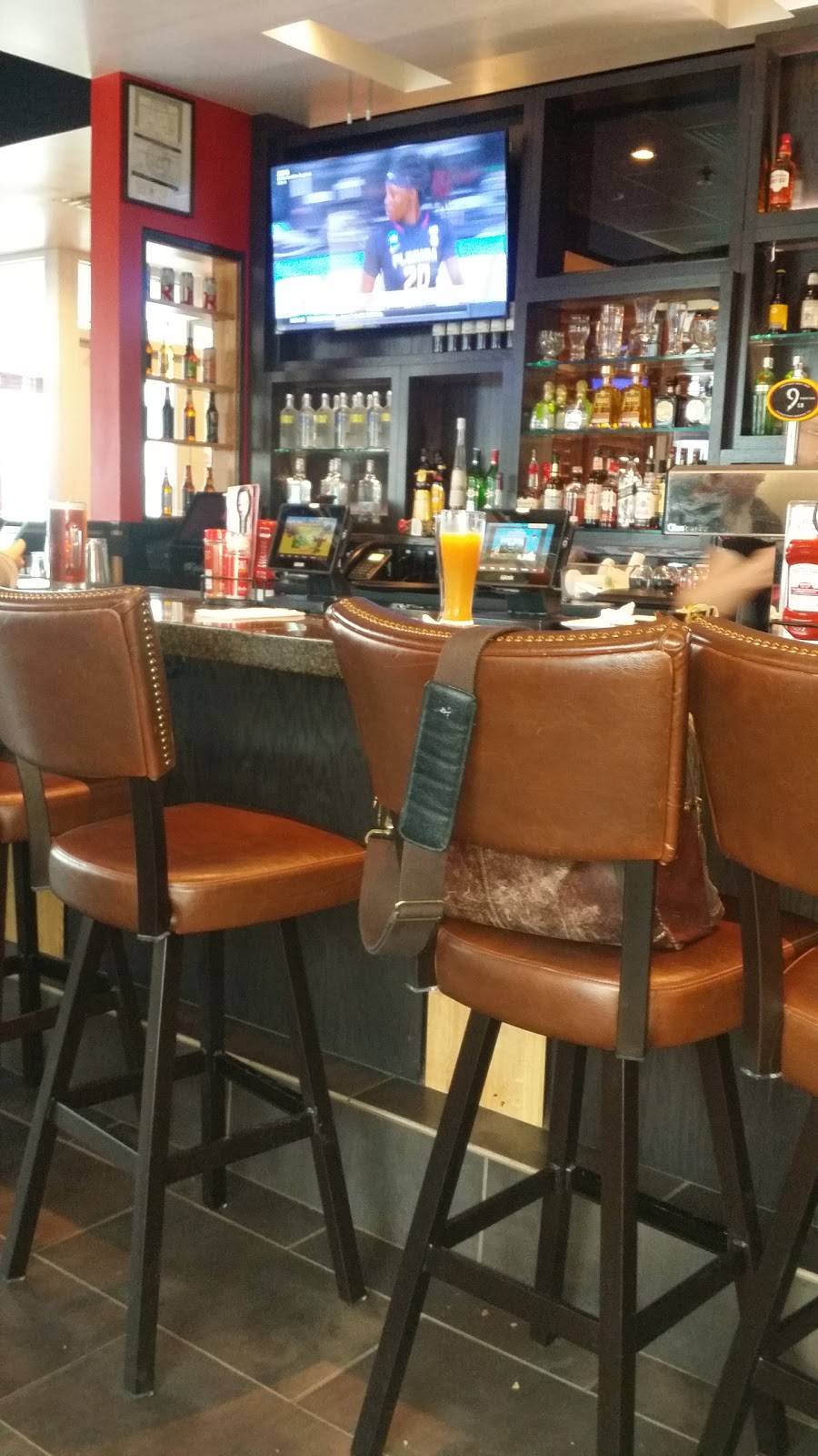 Red Robin Gourmet Burgers and Brews | restaurant | 3060 Sprague Ln, Woodburn, OR 97071, USA | 5039801598 OR +1 503-980-1598