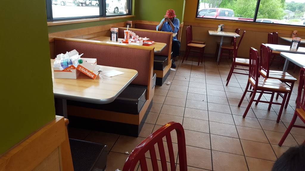 Popeyes Louisiana Kitchen | restaurant | 3017 Grand Point Hwy, Henderson, LA 70517, USA | 3373320992 OR +1 337-332-0992