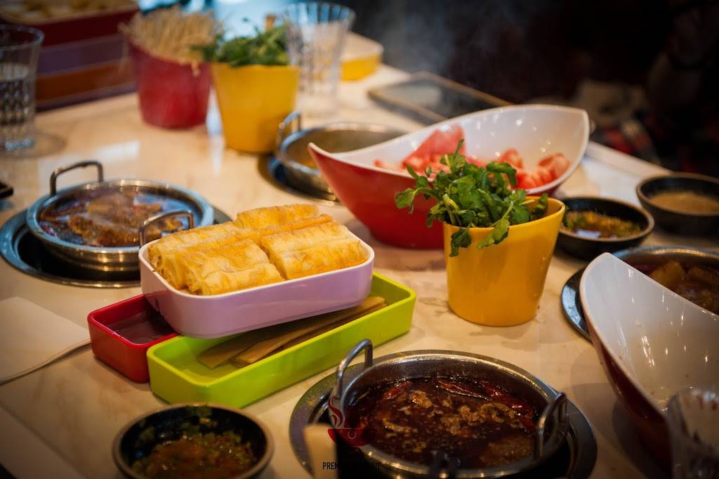 Première Fondue | restaurant | 7209 Boulevard Taschereau #109, Brossard, QC J4Y 1A1, Canada | 4509263677 OR +1 450-926-3677