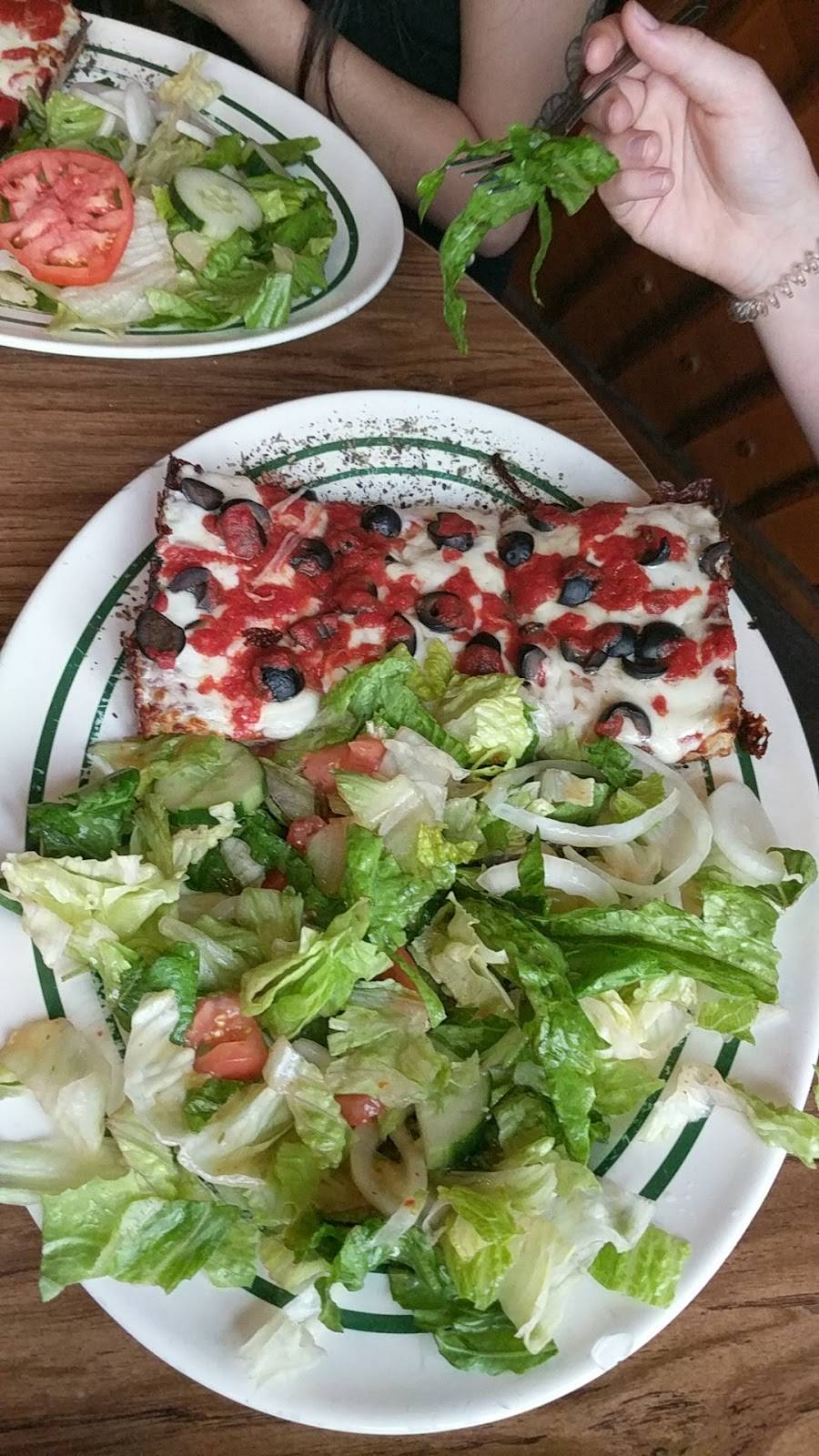 Zs Villa | restaurant | 42 Piquette Ave, Detroit, MI 48202, USA | 3138742680 OR +1 313-874-2680