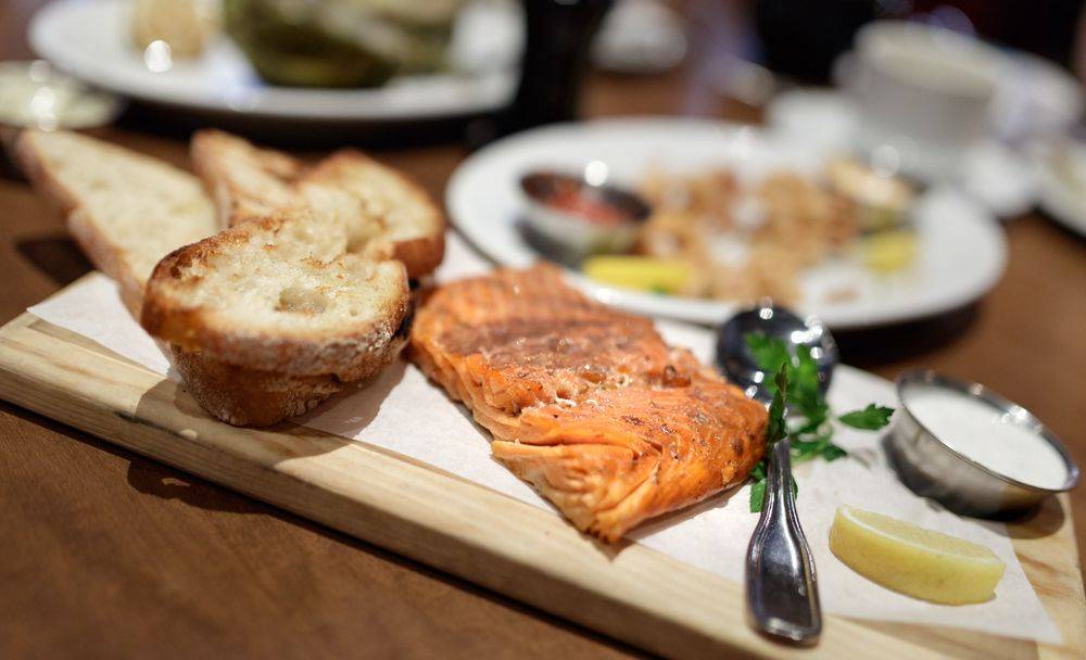 Paul Martins American Grill | restaurant | 455 S Lake Ave Suite 102, Pasadena, CA 91101, USA | 6267737600 OR +1 626-773-7600