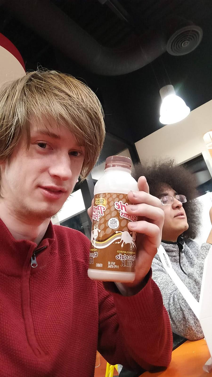 Dunkin Donuts | cafe | 8080 N Milwaukee Ave, Niles, IL 60714, USA | 8478231111 OR +1 847-823-1111