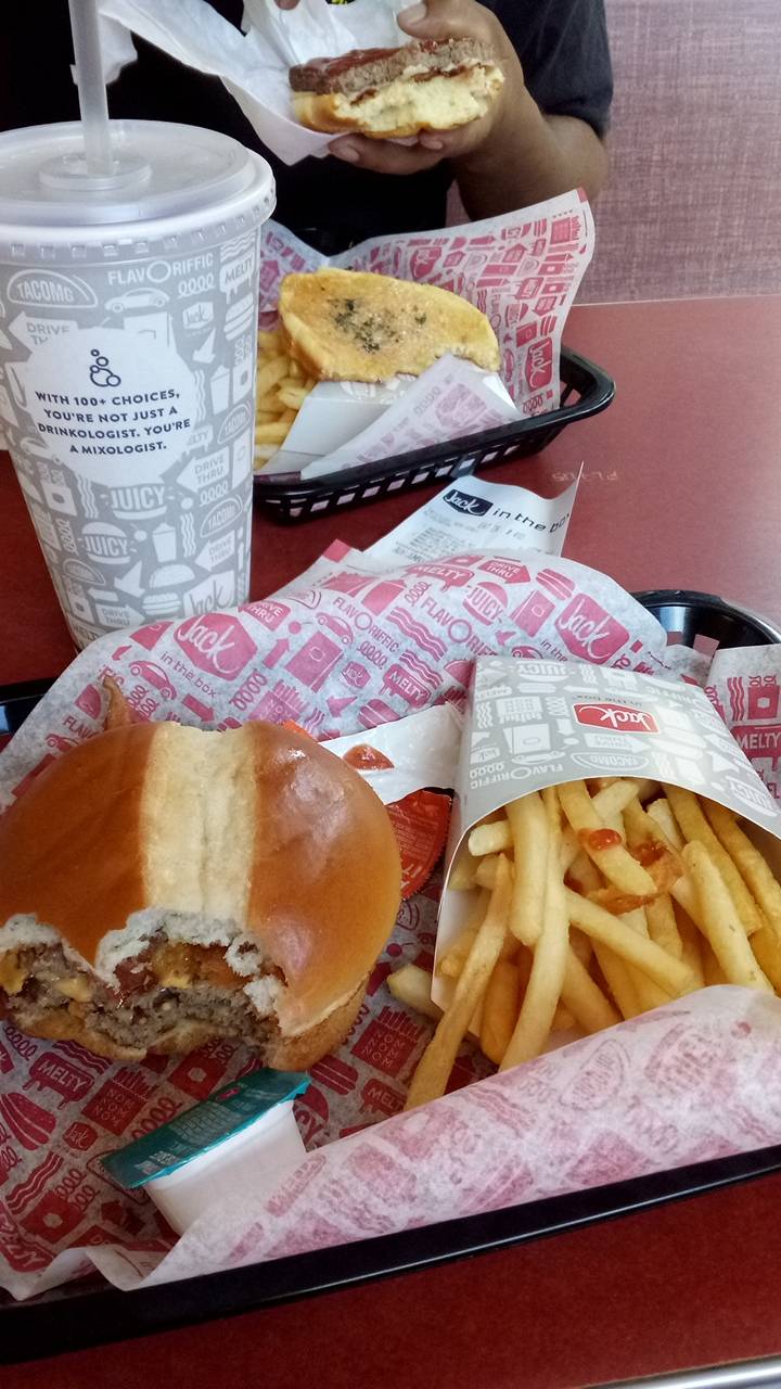 Jack in the Box | restaurant | 1151 Airport Blvd, Austin, TX 78702, USA | 5129288381 OR +1 512-928-8381